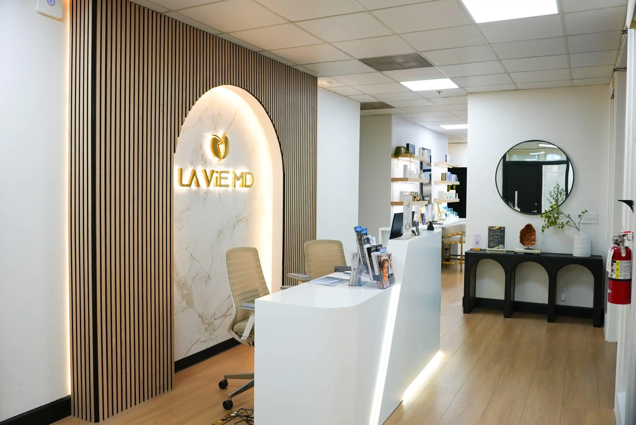 LA ViE MD: Welcome-About-Image